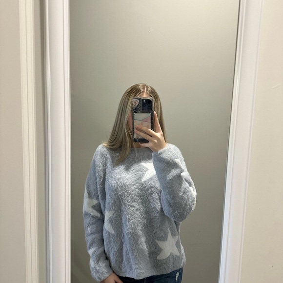 Cozy Gray O&O Star Sweater - Picture 1 of 3
